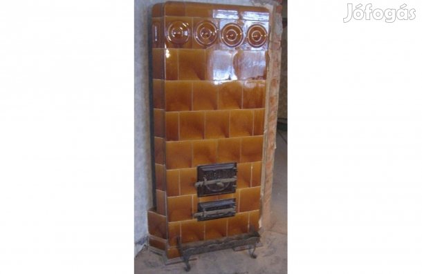 Világos barnás színű Nagyméretű Cserépkályha jó állapotban eladó Abony