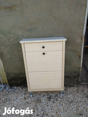Vilagos színű cipös szekrény 