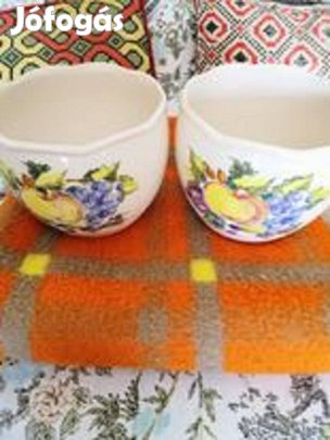 Világos színű kaspó