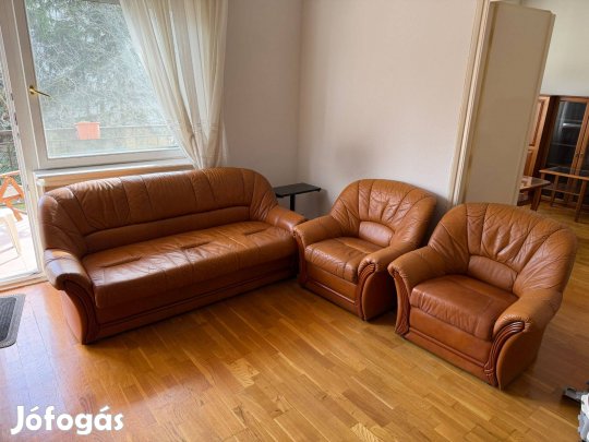 Világosbarna bőr kanapé + 2 bőr fotel