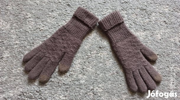 Világosbarna kötött női kesztyű érintőképernyős telefonhoz is jó