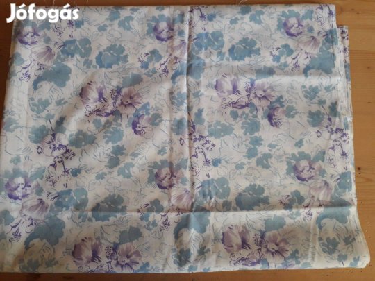 Világoskék / lila virágos vékony pamutvászon - méteráru (III/17.)