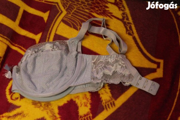 Vilagoskek csipkes melltarto, 70FF, Uj