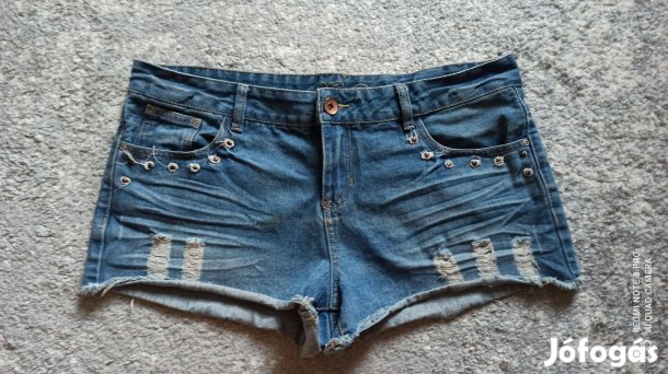 Világoskék farmer rövidnadrág 42-es