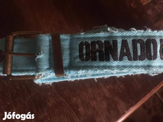 Világoskék mintás szövet öv