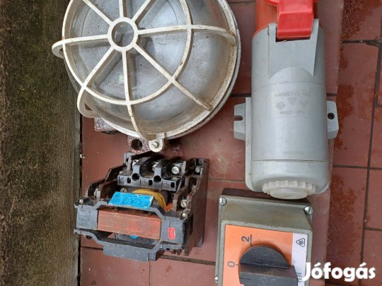 Vill.kapcsolók,lámpák