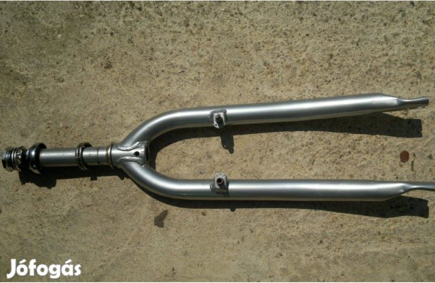 Villa kerékpárra 56, 5 cm kompletten: aggyal, 2 db csapággyal. anyag