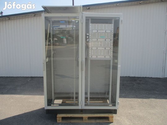 Villamos elektromos kapcsolószekrény vezérlőszekrény (2923)