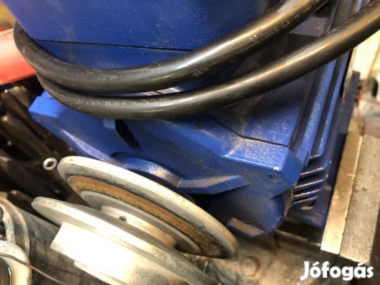 Villanymotor ékszíjtárcsával