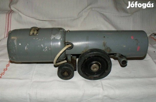 Villanymotor és hajtómű nagy áttétellel. IMI/Medicor