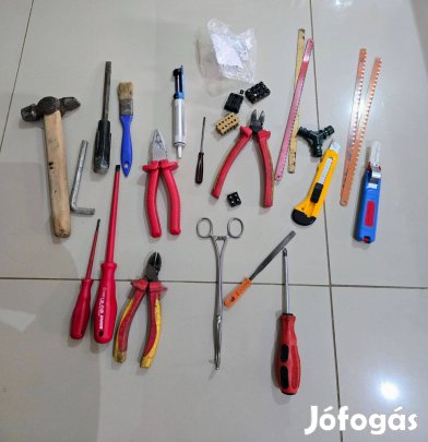 Villanyszerelő és műszerész pakk Unior szerszámokkal, ónszippantóval