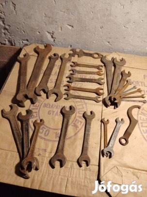 Villáskulcsok minden méretben, formában, különböző korokbó