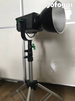 Viltrox Weeylite Ninja 200 60W fotós lámpa kofferében