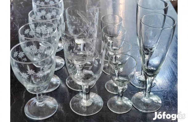 Vintage Csiszolt, régi, talpas poharak egyben