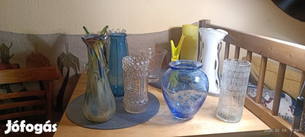 Vintage Muránoi, Bohemian, Grapponia, Bütykös, Cápa stb váza gyűjt. 