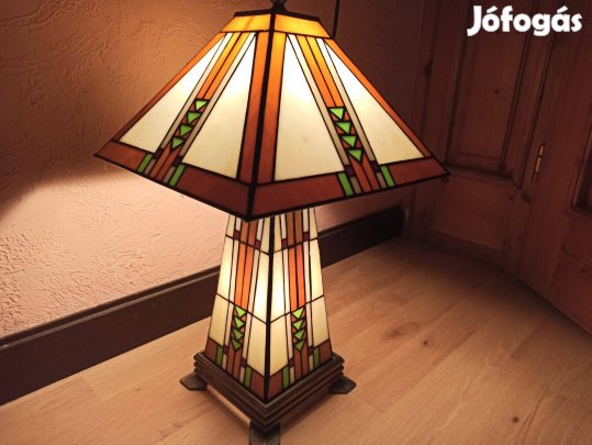 Vintage Tiffany stílusú asztali lámpa