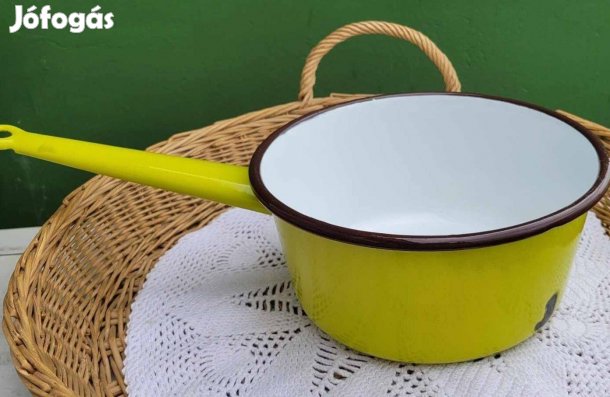 Vintage banánsárga zománcos nyeles edény