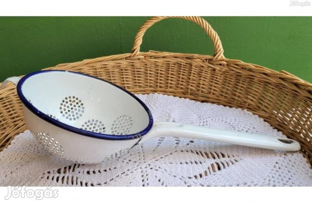 Vintage fehér bonyhádi zománcos szűrő