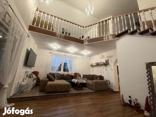 Vintage hangulatú családi ház Vecsésen