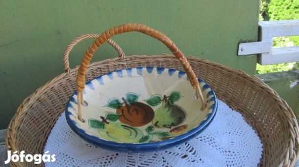 Vintage jelzett, mázas kerámia, rattanfüles gyümölcstál