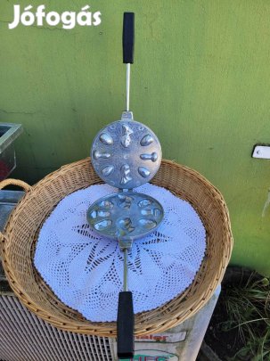 Vintage jelzett, nyeles formasütő -cukrászkellék