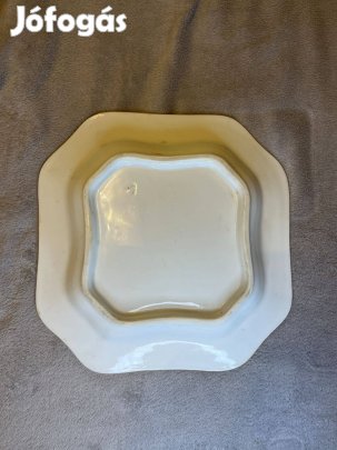 Vintage porcelán tál aranyozott díszítéssel - dekoratív, elegáns darab