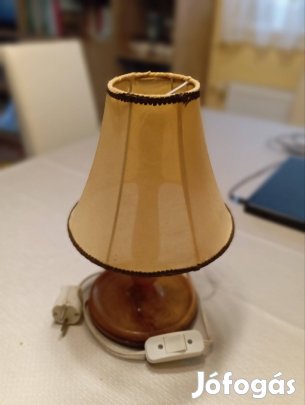 Vintage stílusú asztali lámpa