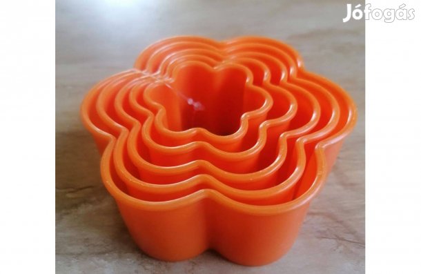 Virág alakú sütemény kiszúró szett eladó!
