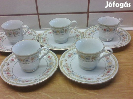 Virág mintás csészék és alj eladó
