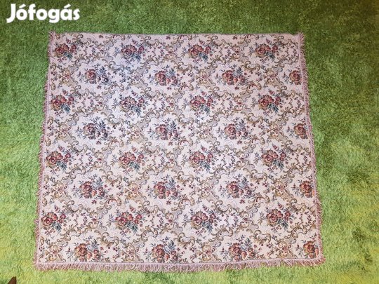 Virág mintás szőnyeg, faliszőnyeg, falvédő