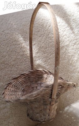 Virágkosár füllel