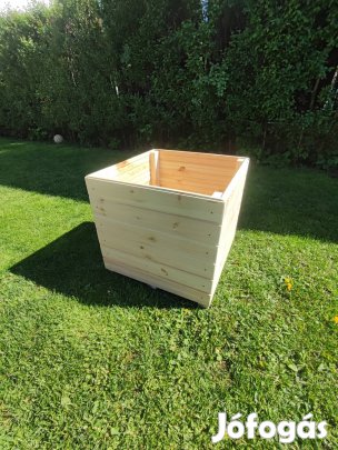 Virágláda magaságyás!