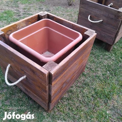 Virágládák eladók!