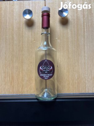 Virágmintás 0,5 l üvegek eladóak !