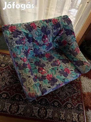 Virágmintás fotel