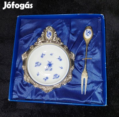 Virágmintás kerámia tálka, hozzá illő ezüstözött kis villa