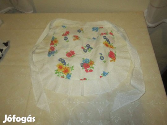 Virágmintás retró kötény