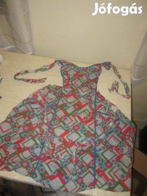 Virágmintás retró zsebes kötény eladó