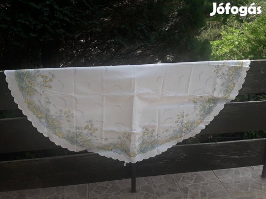 Virágmintás terítő, asztalterítő, virágos terítő