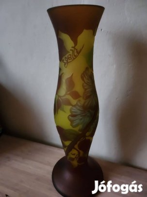 Virágmintás váza