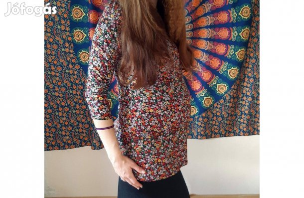 Virágos elasztikus ruha M-es