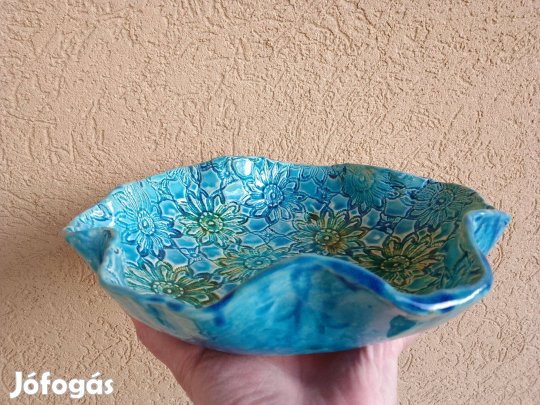 Virágos kerámia dísztál/kínálótál