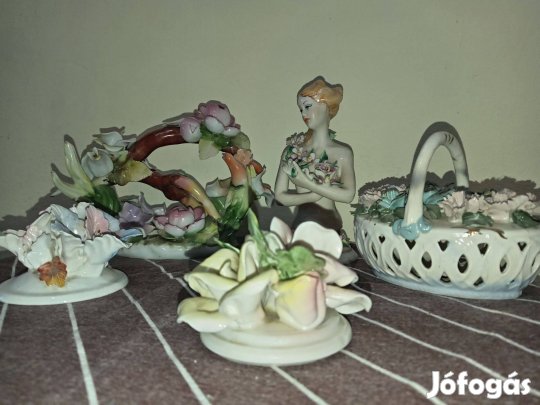 Virágos porcelán díszek