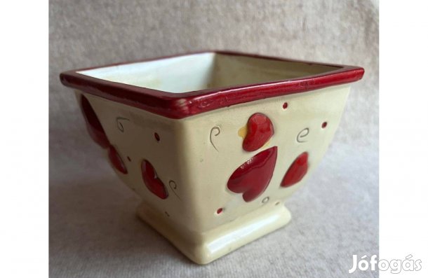 Virágtartó - kaspó, szíves piros