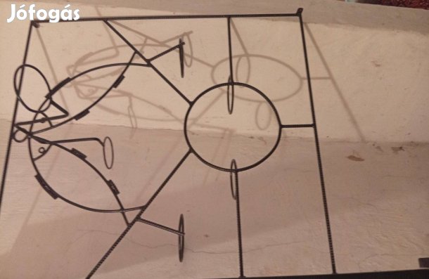 Virágtartós kovácsoltvas térelválasztó