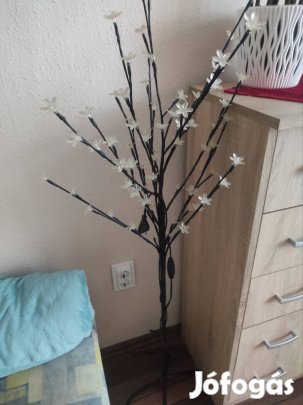 Virágzó fa dekoráció
