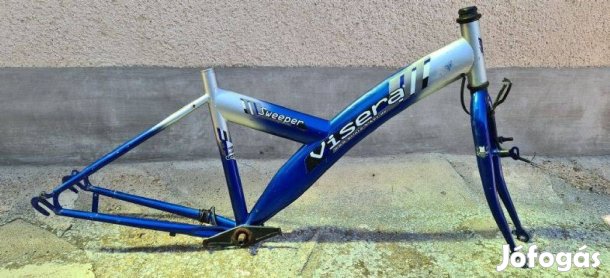 Visera Sweeper kék&ezüst 26 colos agyváltós MTB váz