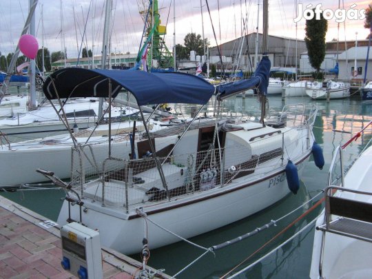 Vitorlás hajó Rebell Mark II. 25 láb eladó (tárolókocsin)