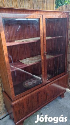 Vitrin eladó 