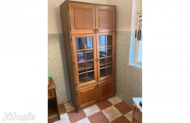 Vitrines szekrény